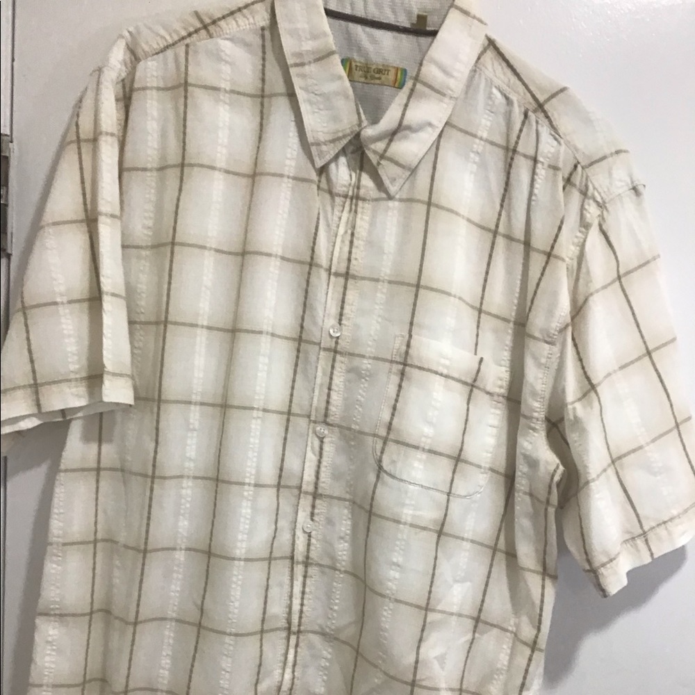 NWOT Beautiful Short Sleeve Shirt Casual Button Down Shirt in XL